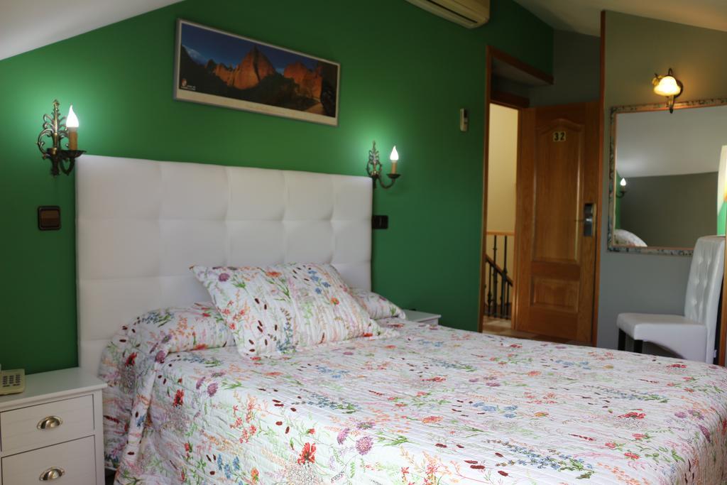 Hostal Don Jaime II 세고비아 외부 사진