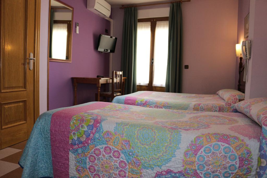 Hostal Don Jaime II 세고비아 외부 사진